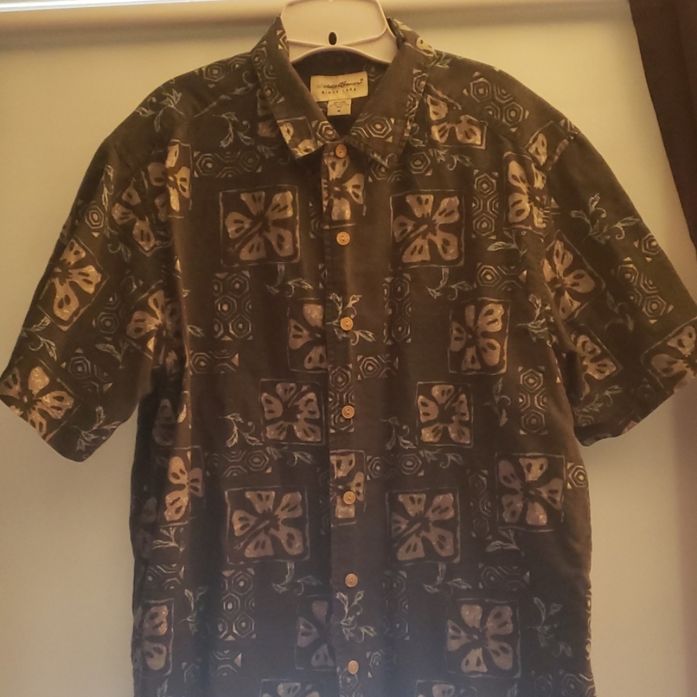 Eddie Bauer camp vacation shirt medium